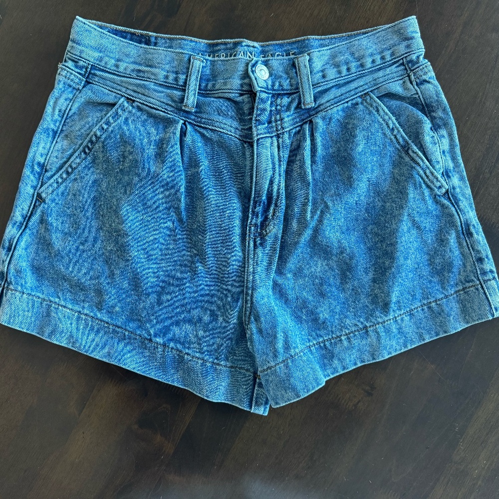 American Eagle Mom Short